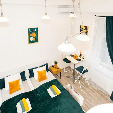 Golden Sun At Buda Castle Budapesta